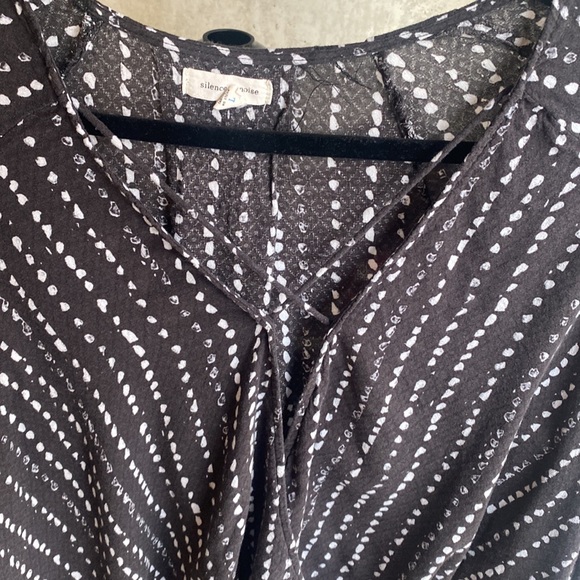 Silence + Noise Top - Picture 9 of 12